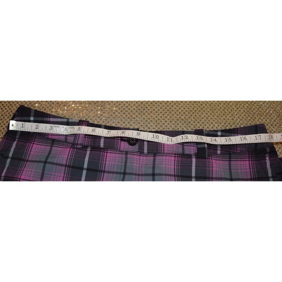Nike Golf Tour Performance Plaid Shorts  size 12 - Picture 7 of 9